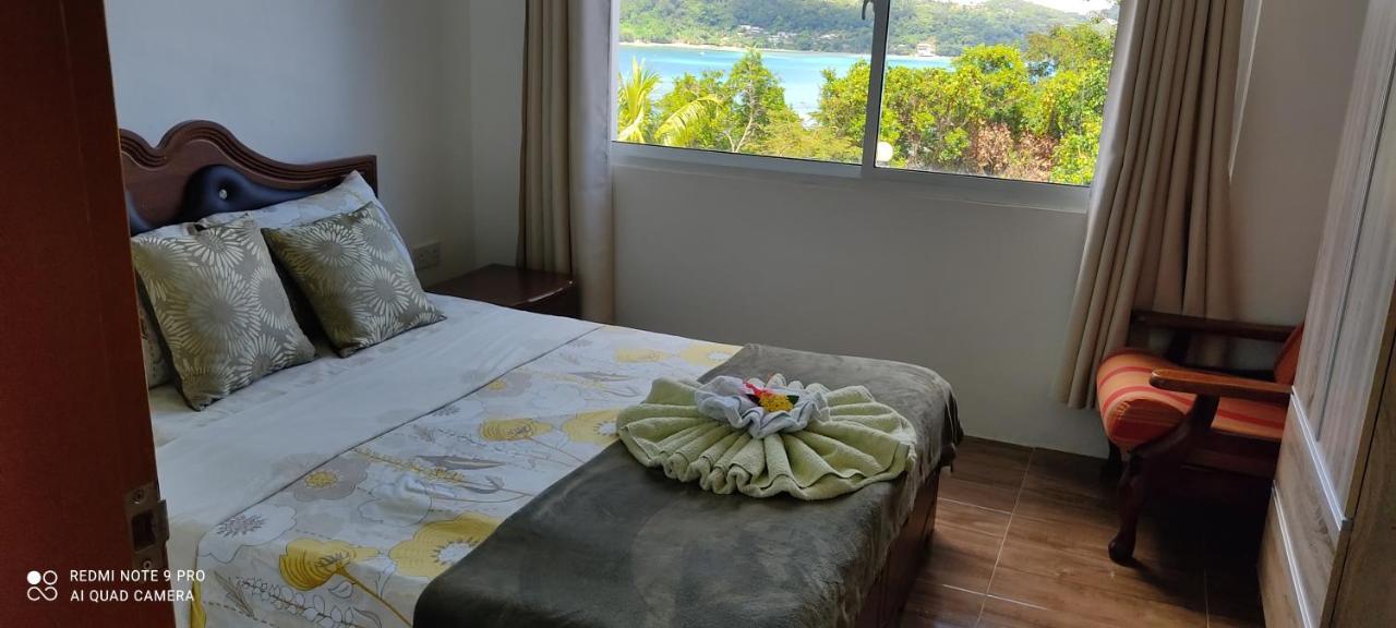 Seychelles Yellow Petals Anse Boileau Bagian luar foto